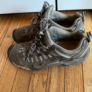 Keen Hiking Shoes Women’s Size US 9.5